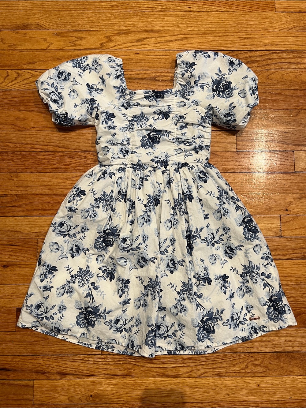 Tahari Girl Cotton Blue & White Floral Dress with Ruching & Puff Sleeve- sz 10